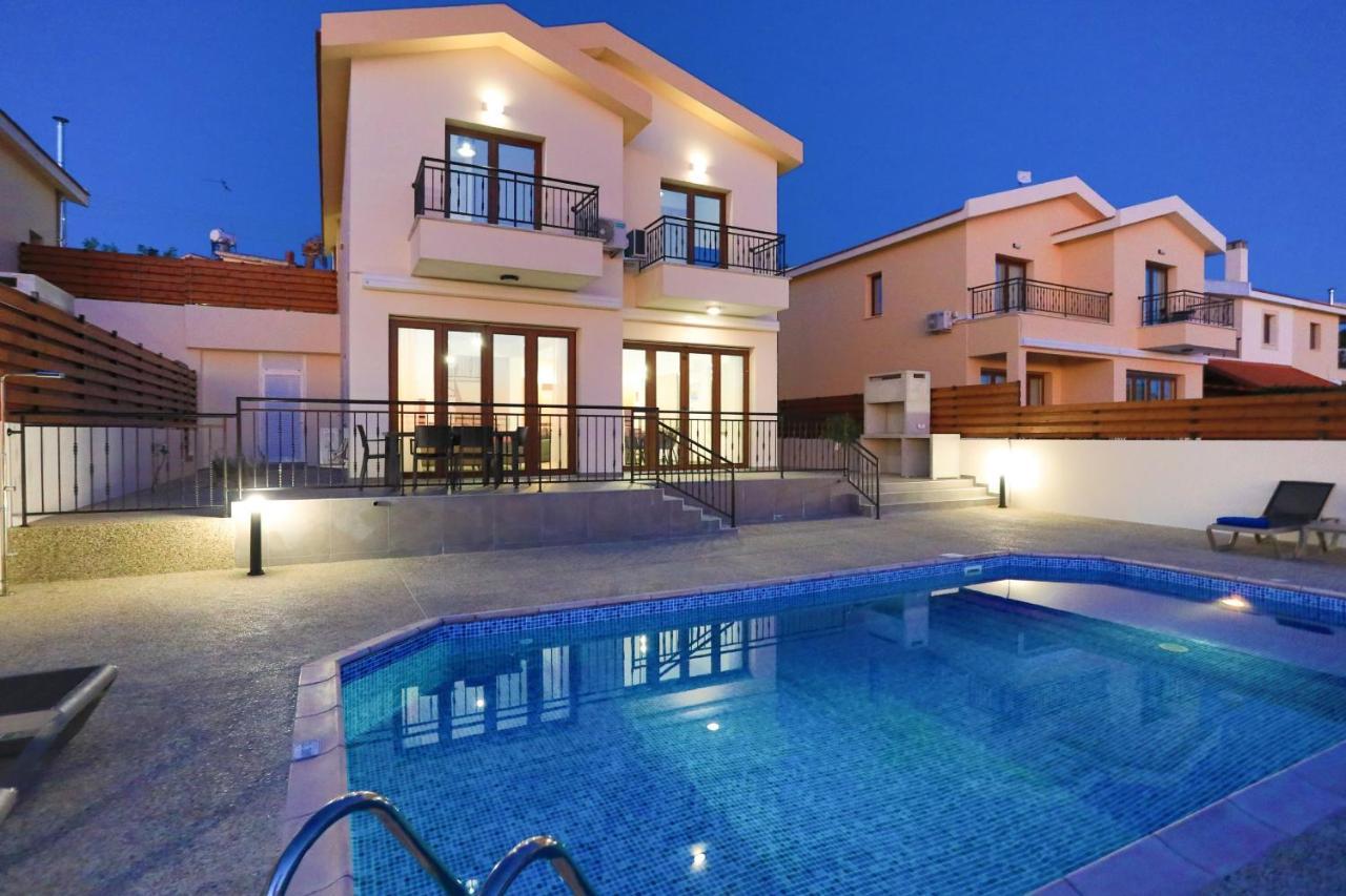 Ernica Villa Lysos