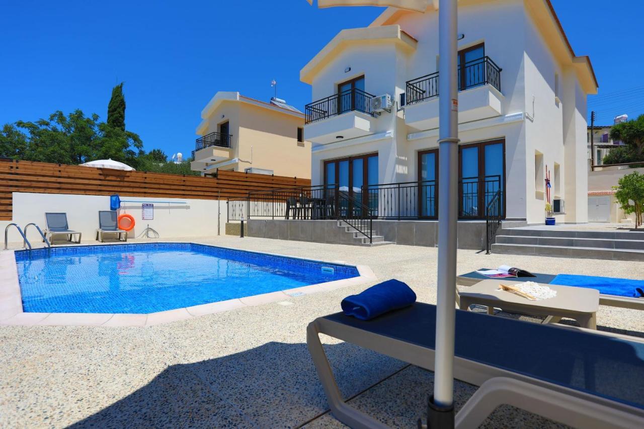 Ernica Villa Lysos