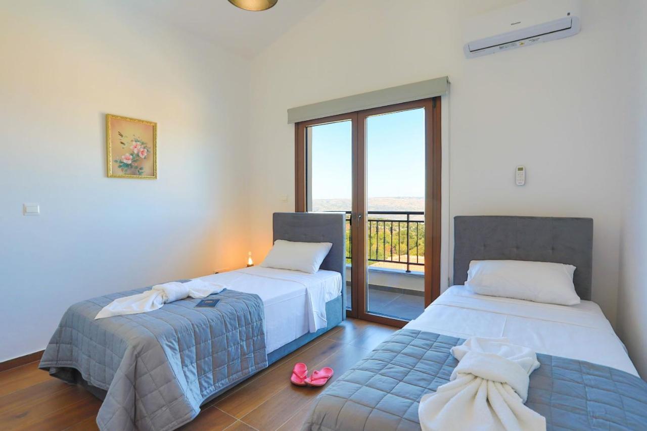 Ernica Villa
