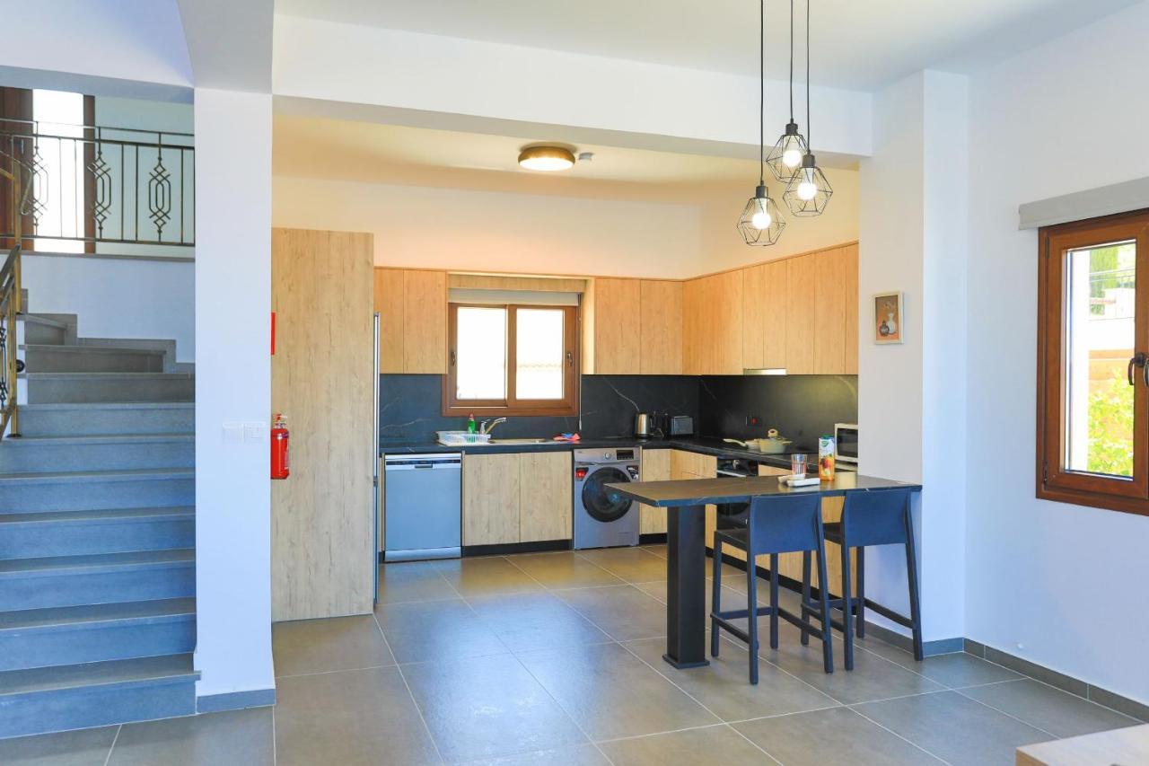 Ernica Villa